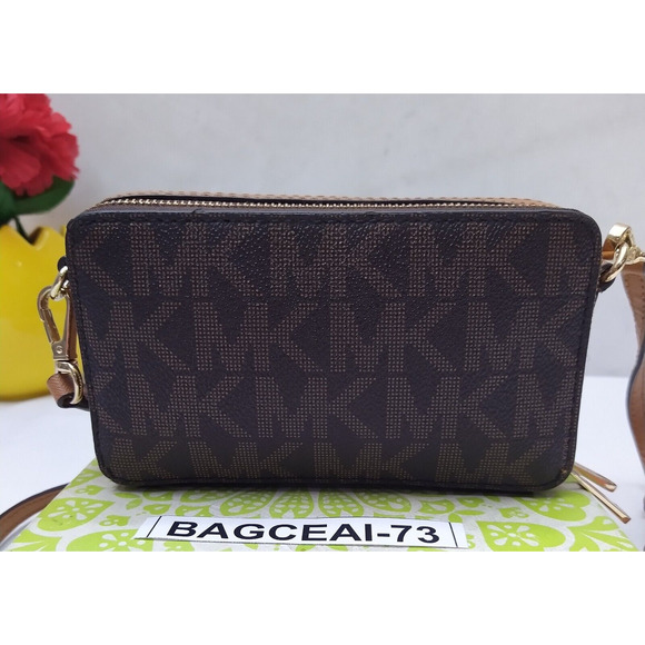 Michael Kors Brown Leather Doubel Zipper Closure Credit Card Small Crossbody Bag - Picture 2 of 15